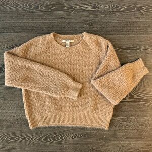 Forever 21 tan fuzzy crew neck sweater. Women’s size medium